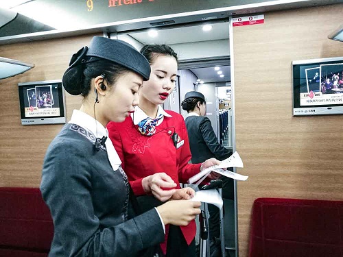 初三學(xué)航空乘務(wù)專業(yè)去哪個(gè)學(xué)校好？