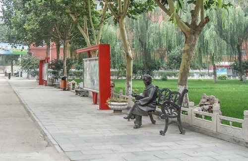 省外學(xué)生能報(bào)石家莊東華鐵路學(xué)校春季班嗎？